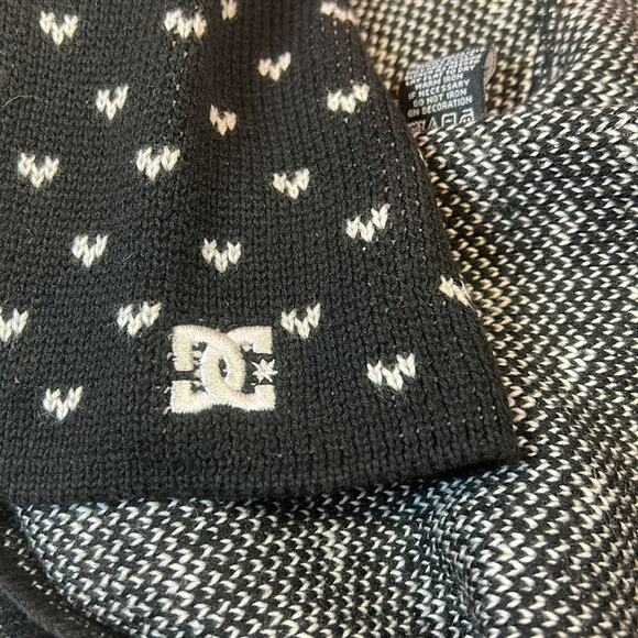 DC skatewear skater snowflake zippered cardigan sweater, size med - Picture 10 of 10